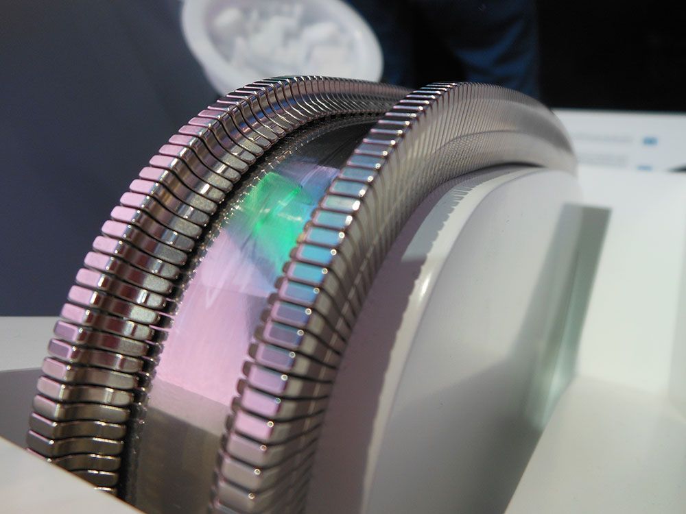 A close look at the Single Loopset Belt developed by Robert Bosch GmbH.