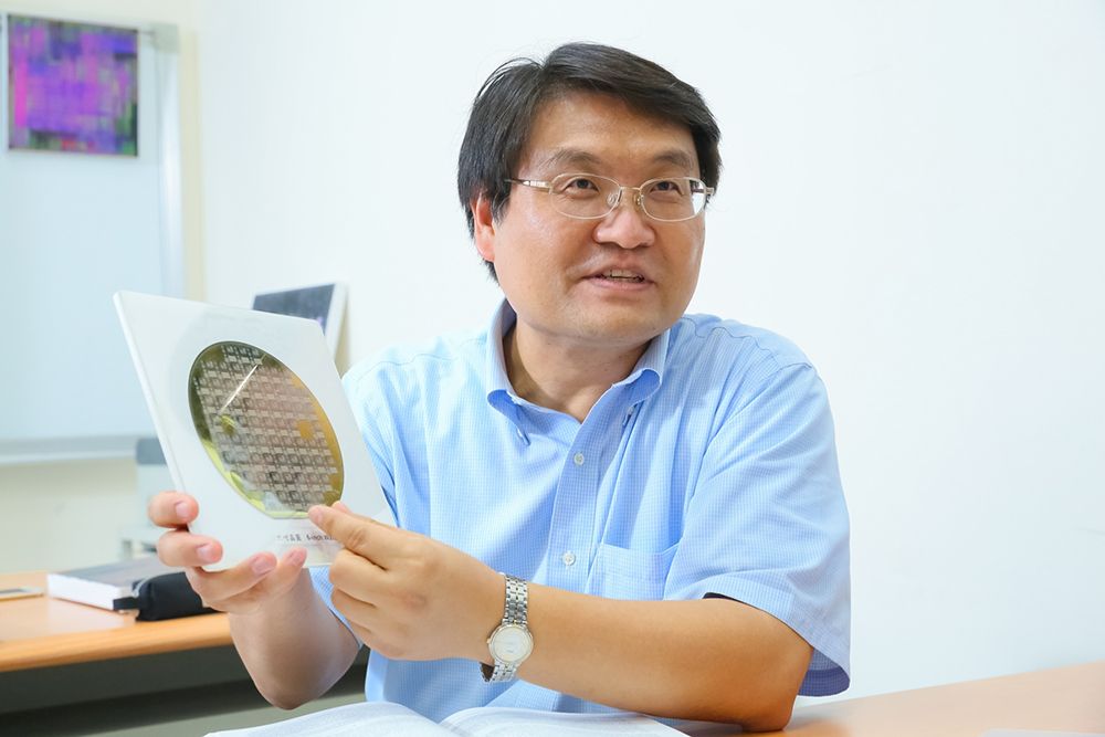 TECO Award winner Dr. Yao-Wen Chang.