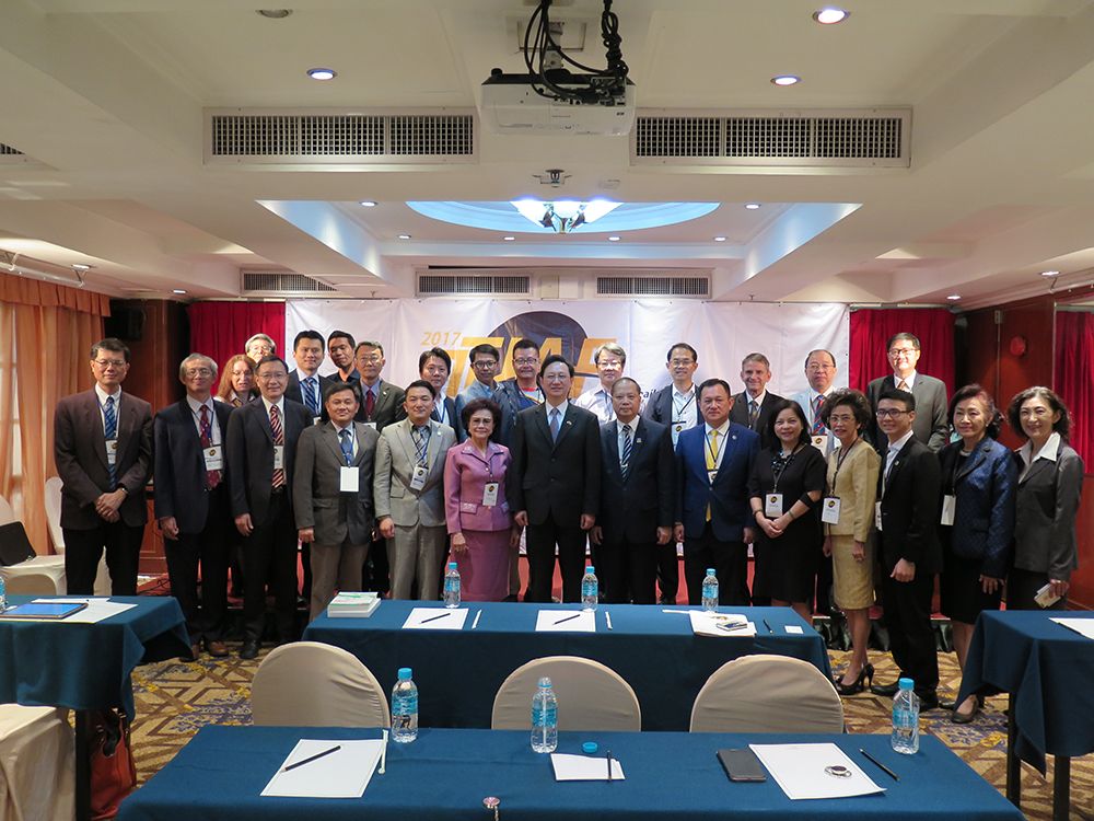 A forum on Taiwan-Thailand economics and industry-academia cooperation.