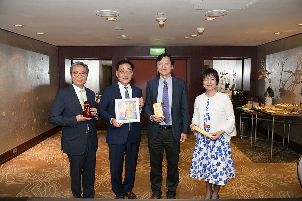 (From left) Yonsei Vice President for International Affairs Doowoon Lee, President Yong-Hak Kim, NTU Interim President Kuo, and Vice President Chang.