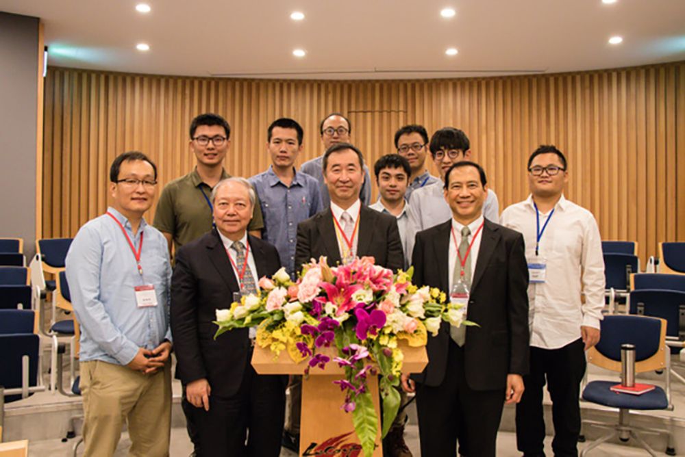 Dr. Chee-Chun Leung (second from left), Prof. Takaaki Kajita (third from left), LeCosPA Director Pisin Chen (fourth from left), and the LeCosPA team pose for a group photo.