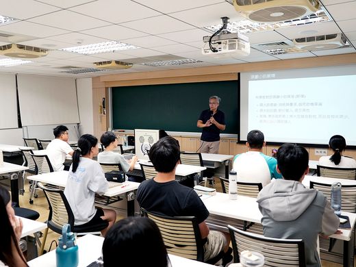 臺大高中生進階課程突破地域限制  擴及全國及馬來西亞圖
