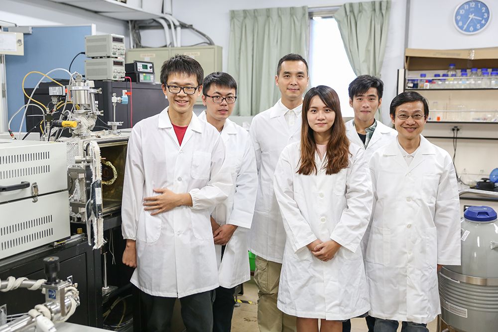 化工系陳賢燁教授研究團隊。
