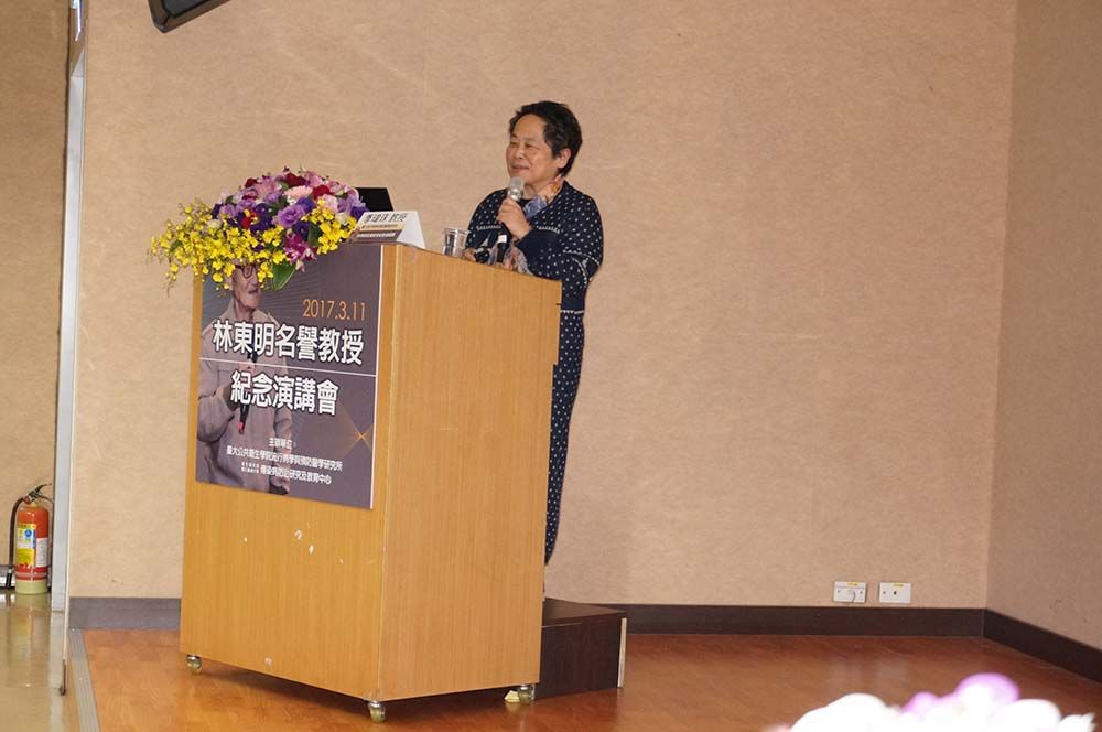 季瑋珠教授主講「乳癌病人的生活品質」。