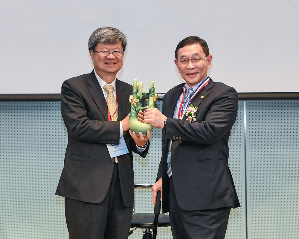 旺宏電子盧志遠總經理榮獲科技管理獎