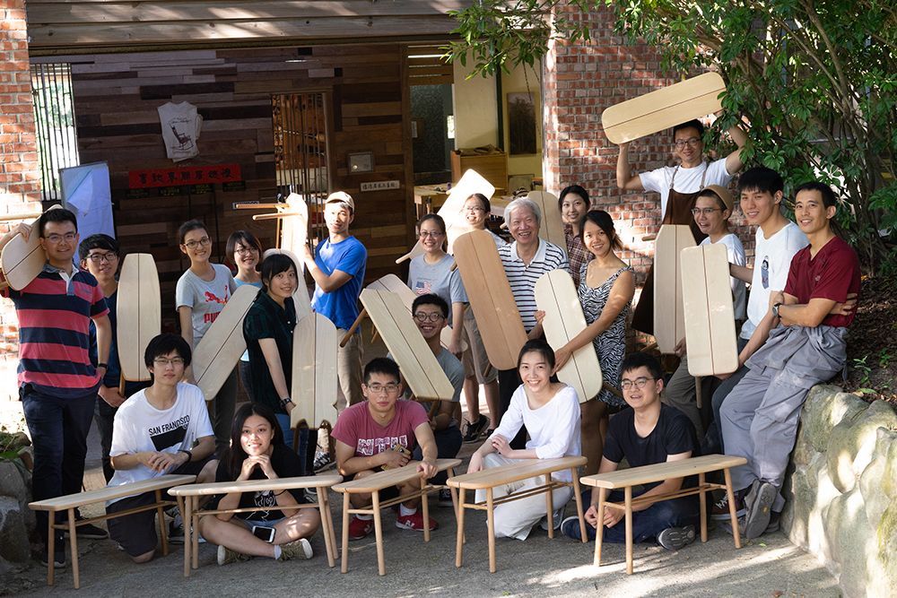 2018年暑期木工藝課程修課同學與老師於懷德居合影